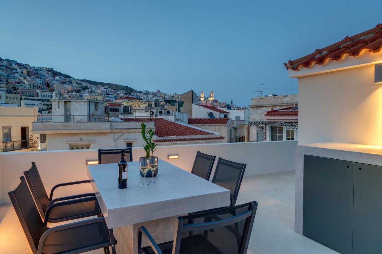 The Heart Of Syra - Your Home In Ermoupolis Exterior photo